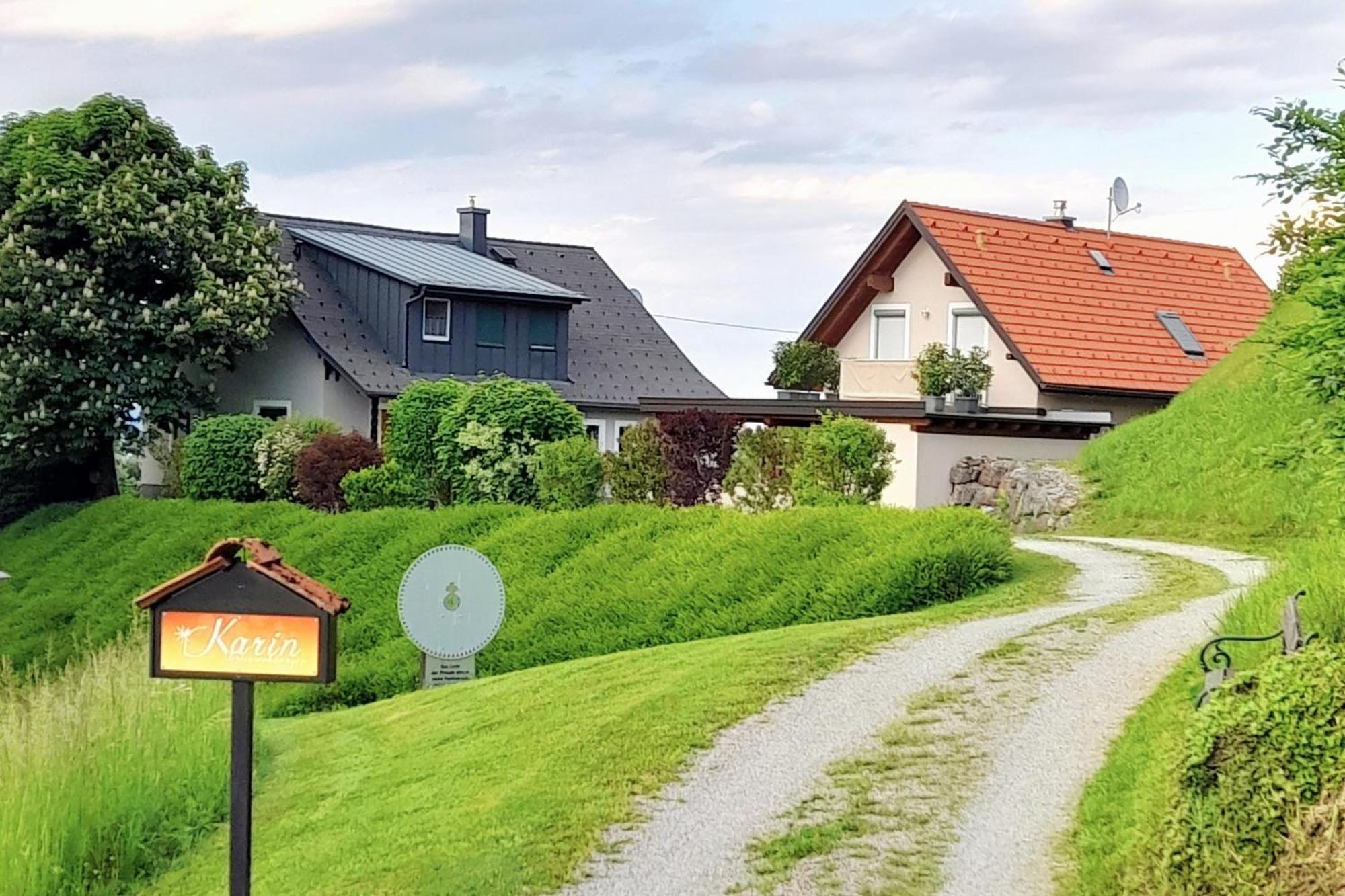 Ferienwohnungen Karin Am Seggauberg Leibnitz Exterior photo