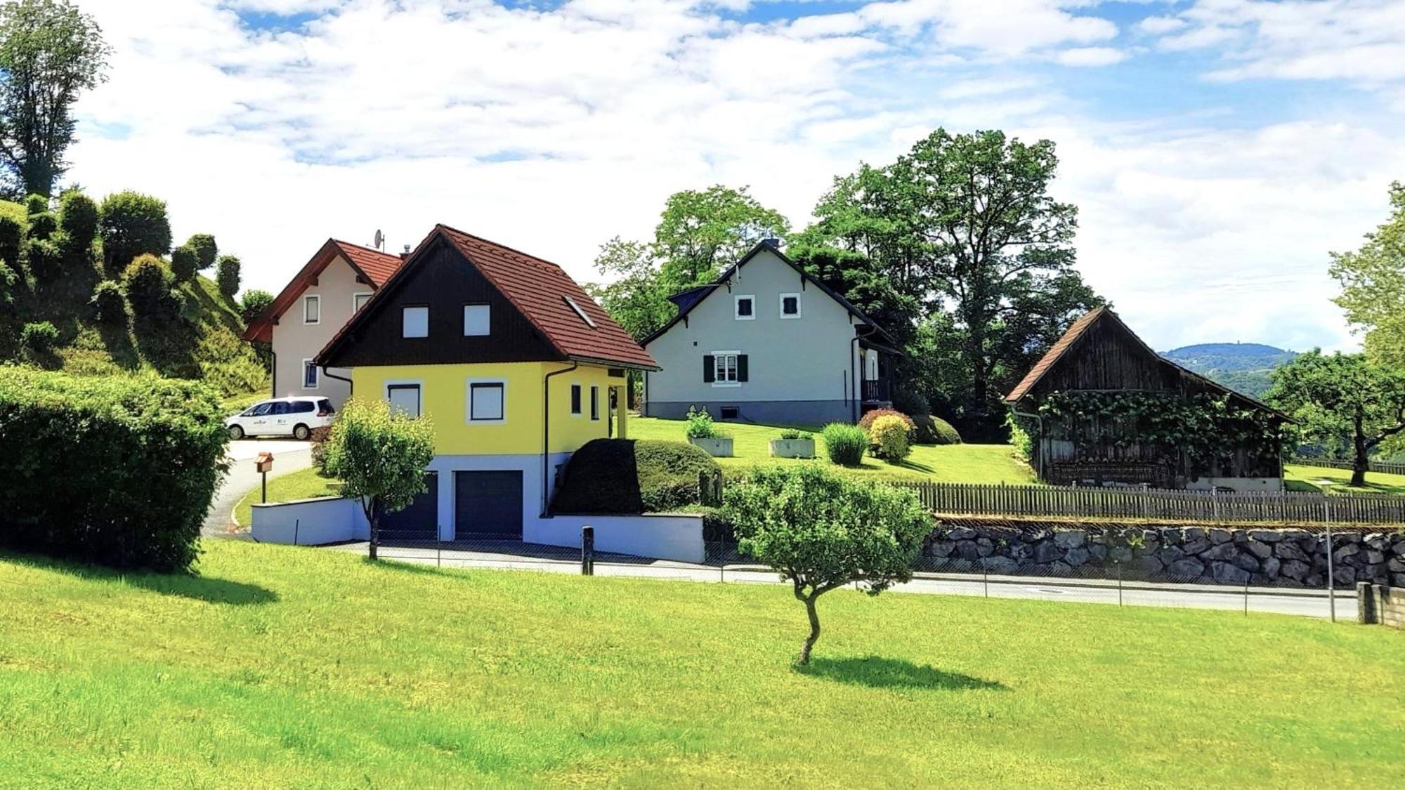 Ferienwohnungen Karin Am Seggauberg Leibnitz Exterior photo